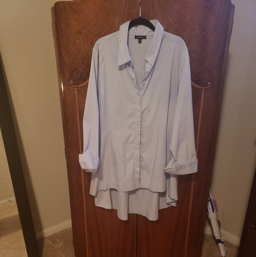 LANE BRYANT- Collared peplum high/low button down